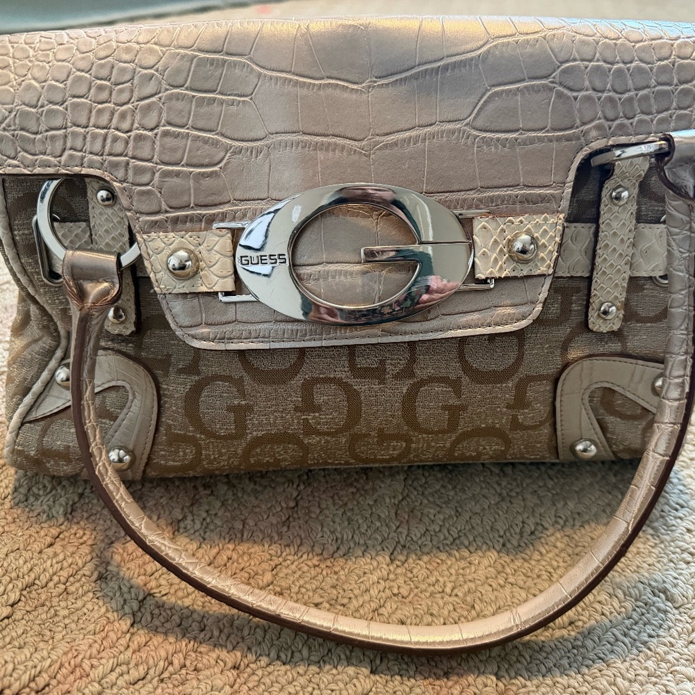 Y2K GUESS PURSE EXCELLENT CONDITION